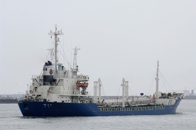 韓国沖でタンカーが衝突事故、原油1万トン以上が流出