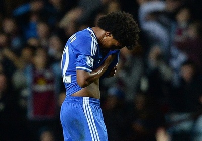 チェルシー、9人の戦いで敗れて優勝争いに暗雲