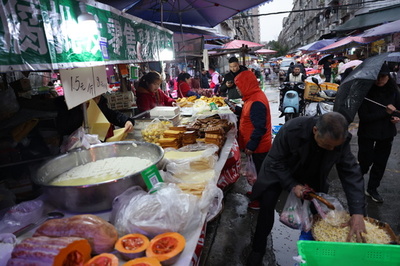 2025年の中国の1人当たり可処分所得、5%増