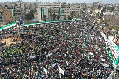 シリア内戦11年、イドリブで大規模集会 ウクライナに連帯も