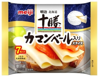クリーミーな口どけが楽しめるスライスチーズ「明治北海道十勝カマンベール入りスライスチーズ7枚入り」