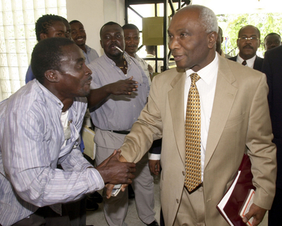 ハイチ新首相にアレクシス元教育相を任命 - ハイチ