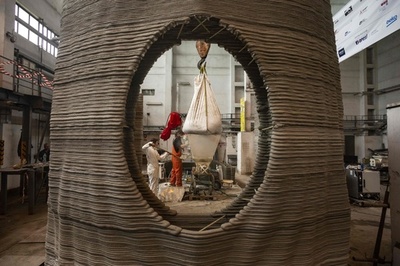 未来の別荘？「水に浮く家」3Dプリンターで初作製 チェコ