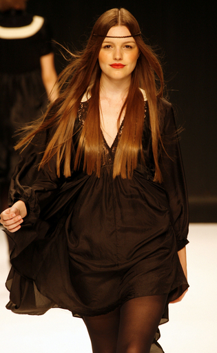 ＜08/09年秋冬ポルト・コレクション＞ルイ・デ・ガマら、新作を発表