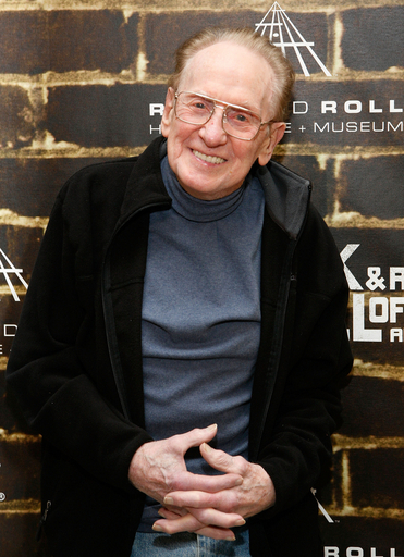 レス・ポール氏死去、人気エレキギターや多重録音技術を開発