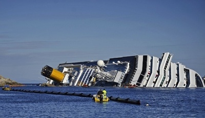 伊クルーズ座礁事故、5被告に有罪判決 司法取引認められる