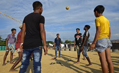 ミャンマーで人気の球技「チンロン」、ロヒンギャ難民キャンプに娯楽と喜び