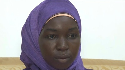 動画：ボコ・ハラムに拉致された少女、7年ぶりに解放 ナイジェリア