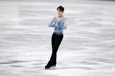 実戦復帰の羽生、圧巻の演技で首位発進 全日本フィギュア