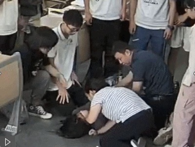 中国の女子医大生が講義中に心肺停止 教員と学生らが全力で応急手当て