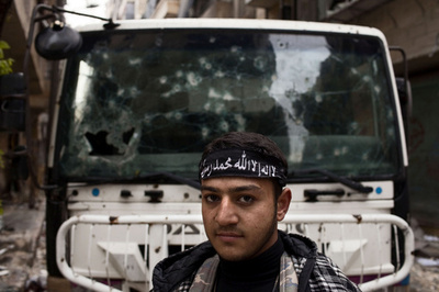 サッカー少年からシリア少年戦闘員へ、サミール君の物語