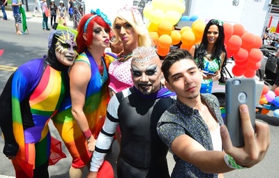 中米コスタリカで「ゲイ・プライド・パレード」、オーランドへの連帯も