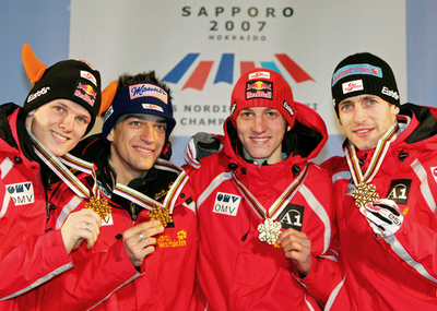 ＜FISノルディックスキー世界選手権2007＞ジャンプ・ラージヒル団体優勝のオーストリアがメダル授与式に出席 - 札幌