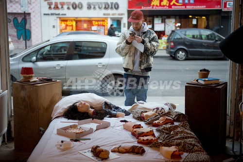 食べられる殺人現場 ロンドンで映画イベント 写真17枚 ファッション ニュースならmode Press Powered By Afpbb News