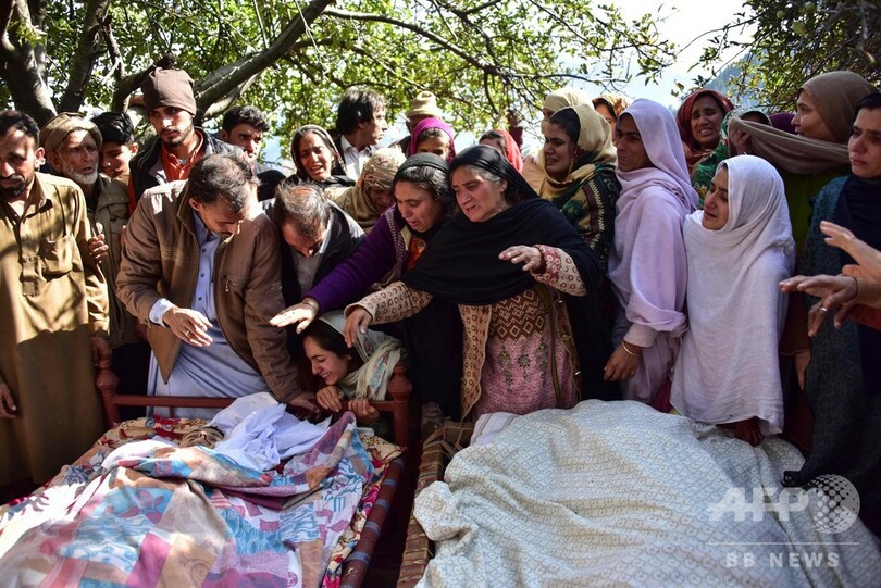 カシミール国境で砲撃、民間人含む10人死亡 印パは互いを非難