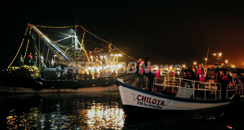 チリ大地震・津波から1年、被災地で追悼式典 進まぬ復興