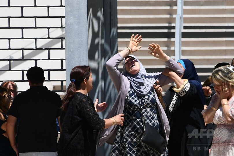 仏トラック突入 「息子はどこだ？」 病院での涙とトラウマ