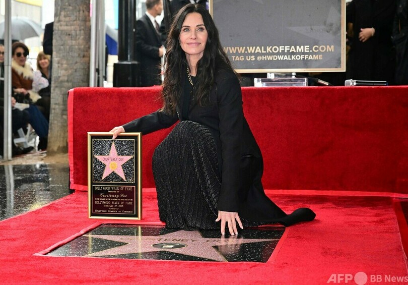 米俳優コートニー・コックス、ハリウッドの殿堂入り