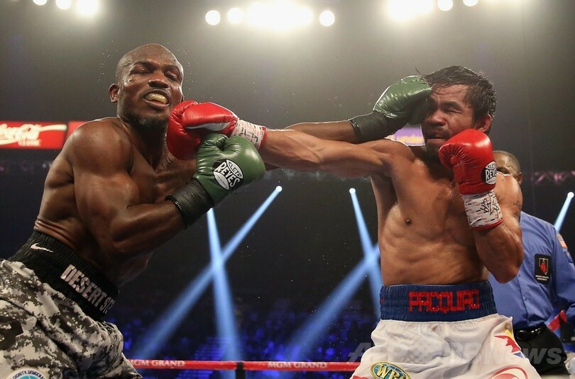 パッキャオがブラッドリーとの再戦制す、WBOウェルター級