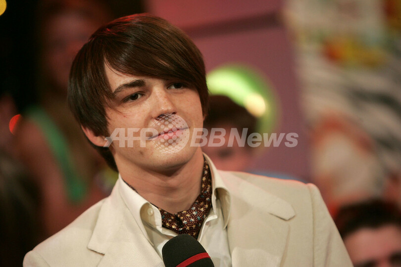 ドレイク・ベル MTVの音楽情報番組「TRL」に出演