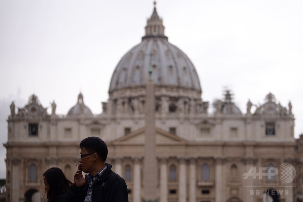 ローマ法王、バチカンでのたばこ販売禁止 世界に模範 ローマ法王、バチカンでのたばこ販売禁止 世界に模範