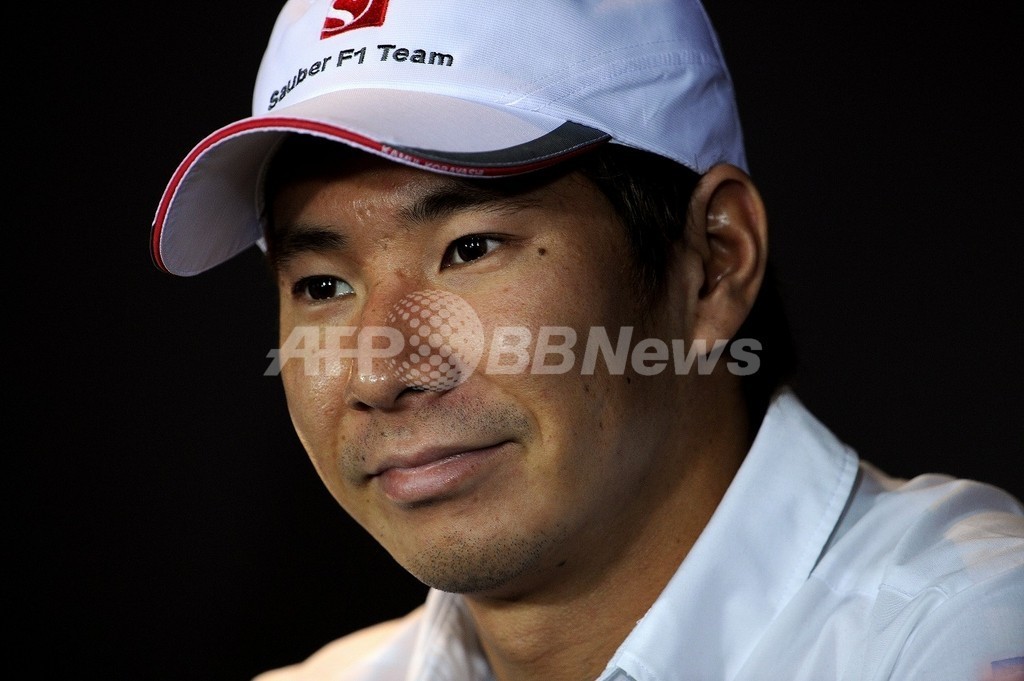 小林可夢偉、被災地の少女合唱団をF1日本グランプリに招待 小林可夢偉、被災地の少女合唱団をF1日本グランプリに招待
