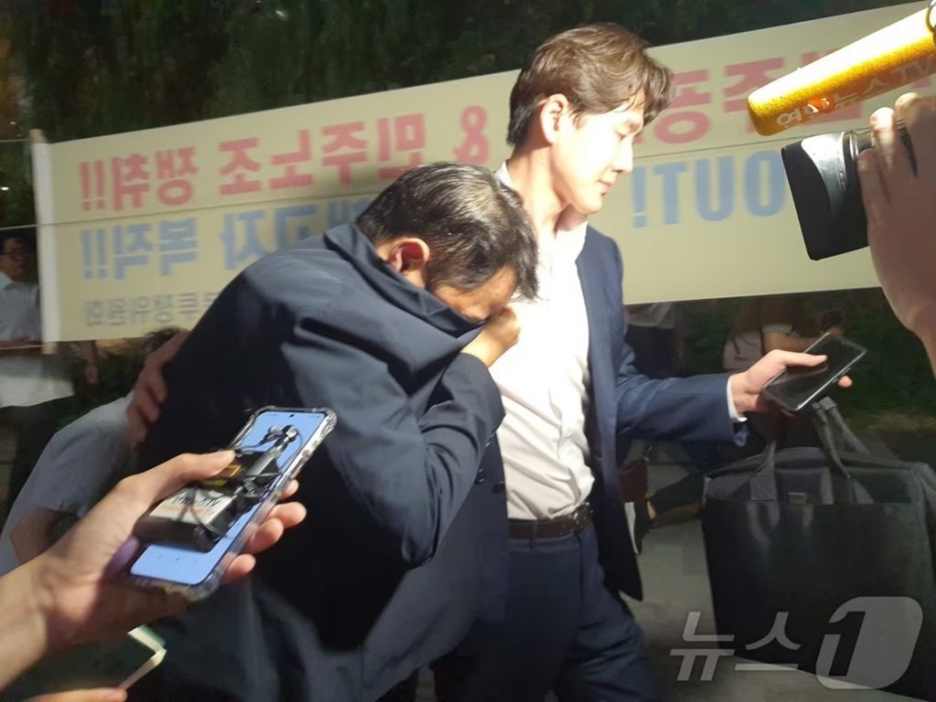 韓国元ファーストレディーの兄を取り調べ…特別検察官チームが7時間 写真枚 国際ニュース：AFPBB News