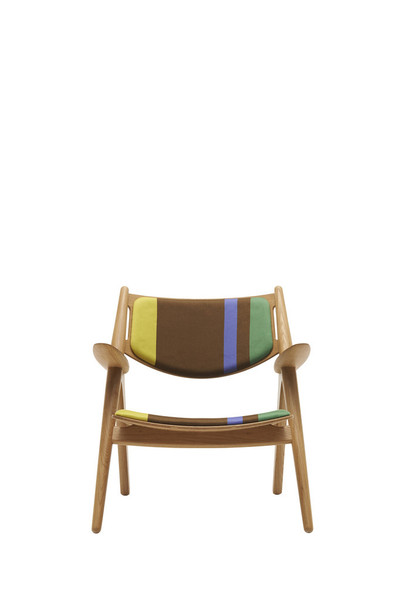 「ポール・スミス」デザイン、コラボ家具をチェック