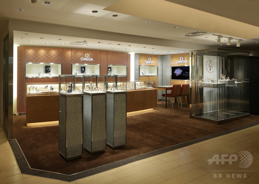 「オメガ」松屋銀座店をリニューアルオープン、12月27日までフェア
