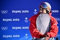 北京冬季五輪、スノーボード男子ハーフパイプ決勝。得点を待つ平野流佳（2022年2月11日撮影）。(c)Ben STANSALL / AFP