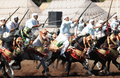 モロッコの首都ラバト（Rabat）で、伝統の騎馬戦術を再現する祭り「ファンタジア（Fantasia）」が開催された。写真は馬に乗る参加者（2009年7月11日撮影）。(c)AFP/FADEL