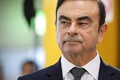 仏北部のルノーの工場を訪れた日産自動車のカルロス・ゴーンCEO（肩書は当時、2018年11月8日撮影、資料写真）。(c)Ludovic MARIN / AFP