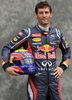 メルボルン（Melbourne）で開催された12F1開幕戦オーストラリアGP（Australian Grand Prix 2012）で写真撮影が行われ、各チームのドライバーが参加した。

マーク・ウェーバー（Mark Webber）／レッドブル（Red Bull）

誕生日：1976/08/27
通算優勝回数：7
通算獲得ポイント：669.5
グランプリ出走回数：178
ポールポジション獲得回数：9
表彰台：36
F1初出走：2002年オーストラリアGP
最高成績：優勝
2011年総合成績：3位

人気と実力を兼ね備えたオーストラリア人ドライバーのウェーバーは、2010年から2年連続で総合3位の成績を収めているが、11年シーズンは同僚のセバスチャン・ベッテル（Sebastian Vettel）の活躍もあり、優勝はシーズン最終戦の1回だけだった。

ポーズをとるマーク・ウェーバー（2012年3月15日撮影）。(c)AFP/Paul CROCK