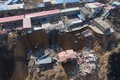 救助活動が続く土砂崩れの現場（2019年3月17日撮影）。(c)CNS/韋亮