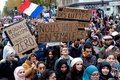 仏首都パリでイスラム嫌悪に抗議するデモ行進に参加する人々（2019年11月10日撮影）。(c)GEOFFROY VAN DER HASSELT / AFP