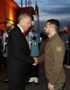 トルコ・イスタンブールを訪れ、レジェプ・タイップ・エルドアン大統領（右）と握手を交わすウクライナのウォロディミル・ゼレンスキー大統領（2023年7月7日撮影）。(c)AFP PHOTO / Press Office of the Presidency of Turkey