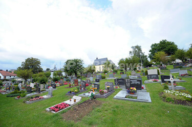 ネオナチの聖地｣、ヒトラー側近の墓を撤去 ドイツ 写真3枚 国際