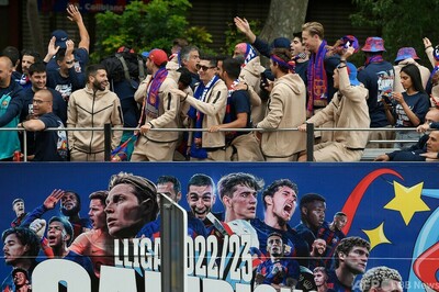 FCバルセロナ優勝パレード応援グッズ他 img_069ced4a9f37849913065c33b5