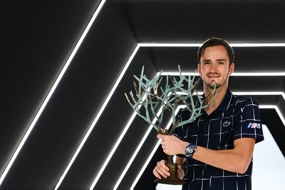 好調メドベージェフがパリ・マスターズ初V、ズベレフに逆転勝ち