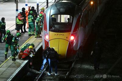 英列車内での刺傷事件で2人逮捕、9人が重体 