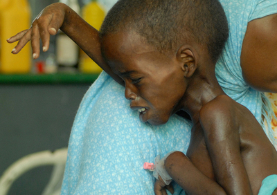 飢饉のソマリア、首都で政府軍と反政府勢力が交戦