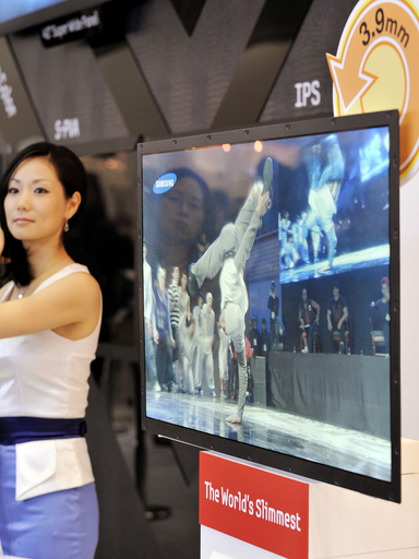 フラットパネルディスプレーの国際展示会が開幕、横浜