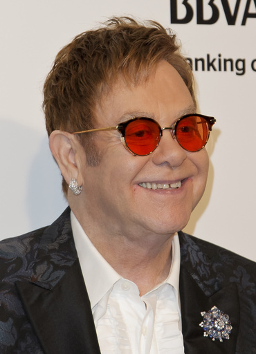 エルトン・ジョンさん、感染症で集中治療 米公演中止