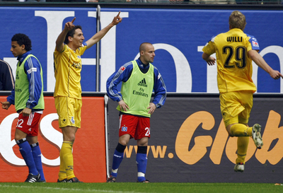 デュイスブルク アウェーでハンブルガーに勝利