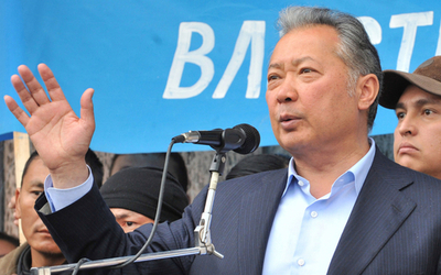 キルギス政変、大統領派集会で発砲 緊張走る