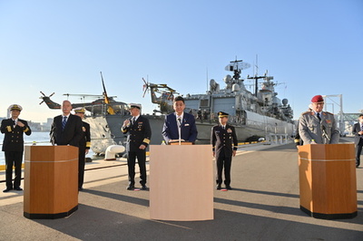 ドイツ海軍のフリゲート艦、東京に寄港