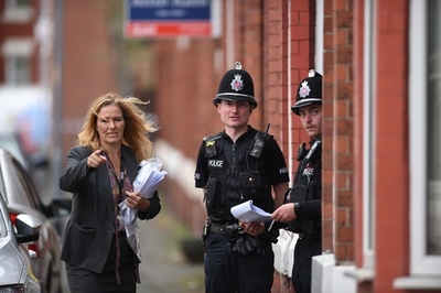 マンチェスター自爆、英国内の逮捕者11人に 警戒レベルは1段階引き下げ