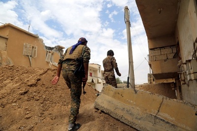 ラッカ奪還戦、空爆で民間人300人死亡 国連「極度の危険」警告