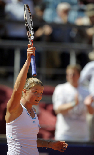 サフィナ エナンに勝利し準々決勝進出を決める