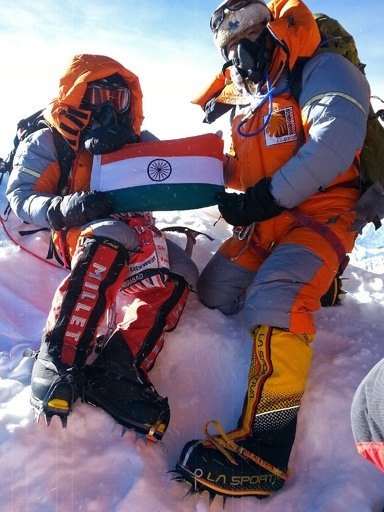 女性最年少でエベレスト登頂の13歳少女、体験語る